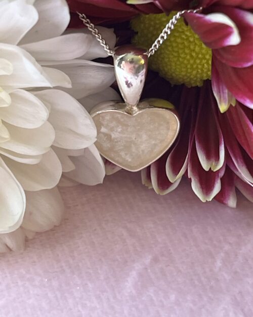 Pretty silver heart with chain